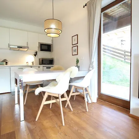 Apartment Dolcevita - With 2 Bedrooms, 2 Bathrooms, Near Slope